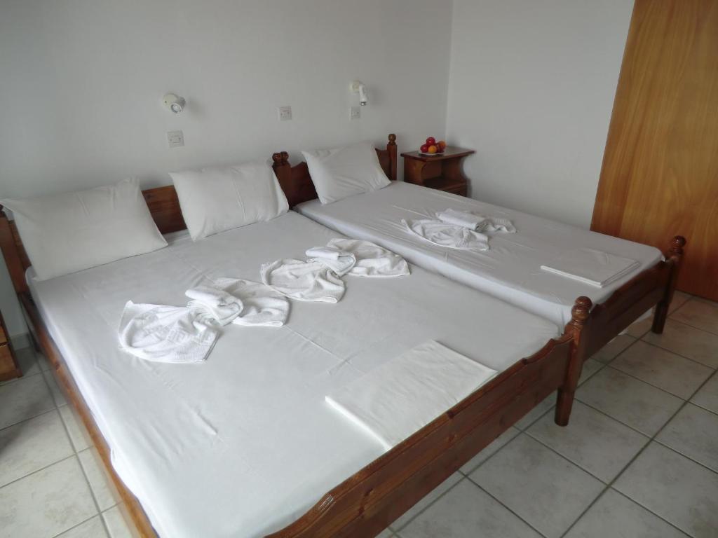 Flisvos Apartments Frangocastelo Bagian luar foto